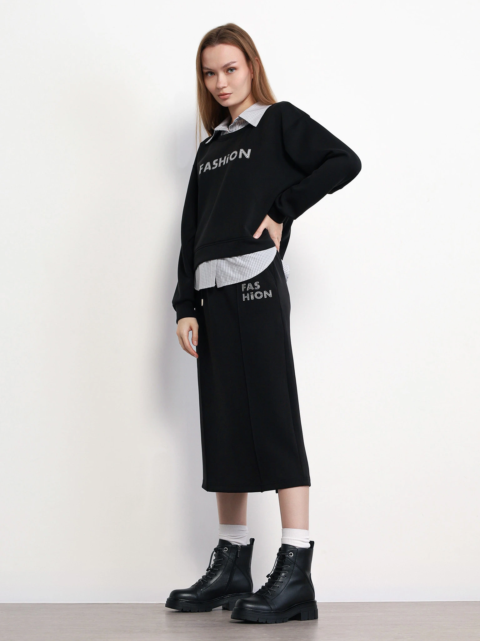 Юбка трикотажная черного цвета с эластичным поясом